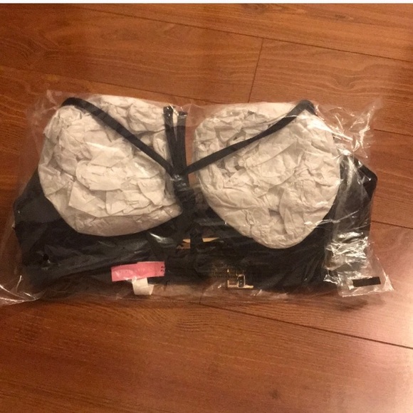 Victoria’s Secret bombshell push-up swim top - Picture 5 of 8